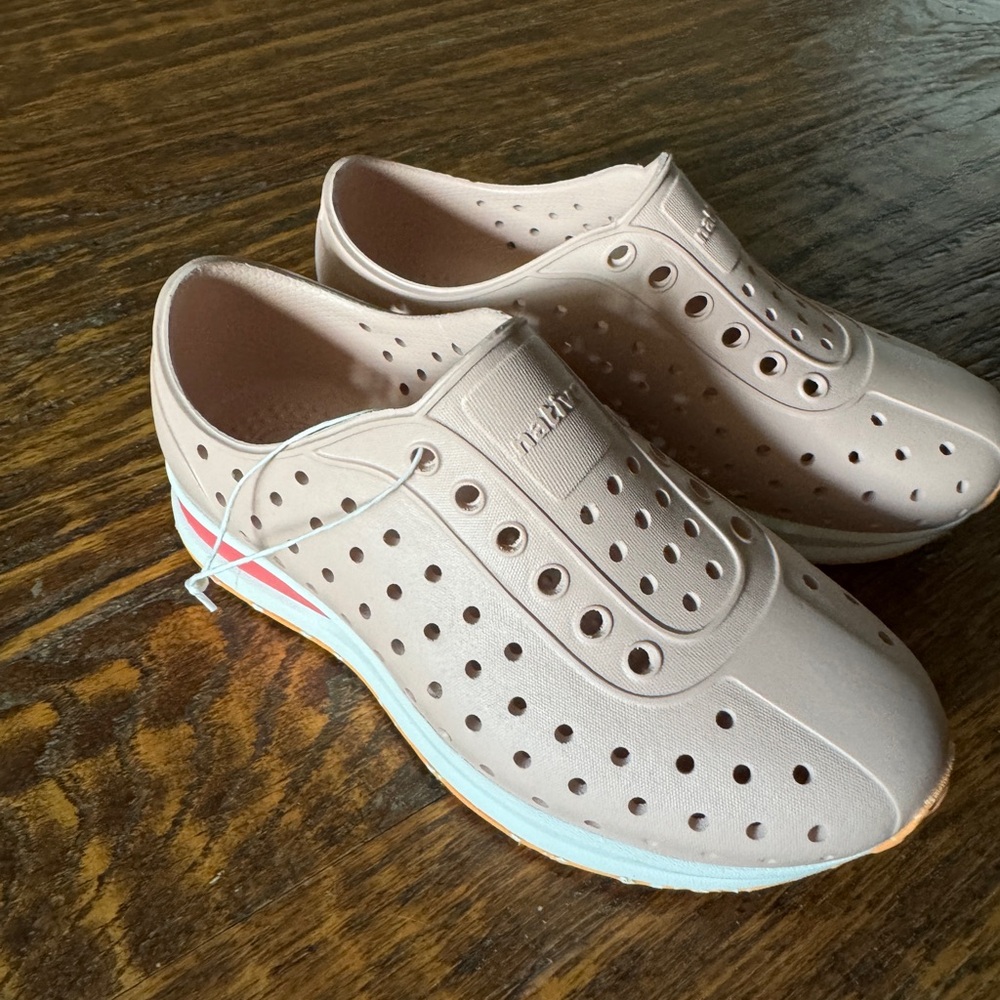 New! Native Robbie shoe size 11
